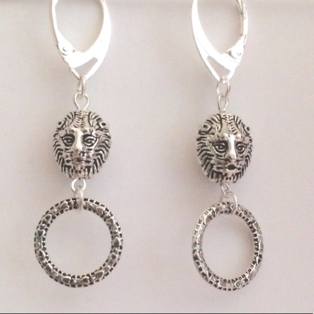 Silver Lion earrings - Picture 3 of 3